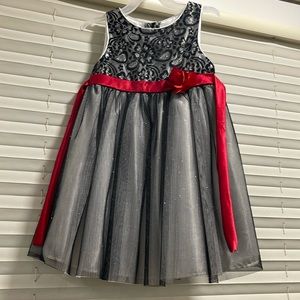 Gently used kids dress size 4t